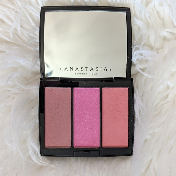 ABH BLUSH TRIO - POOL PARTY - Picture 3 of 5